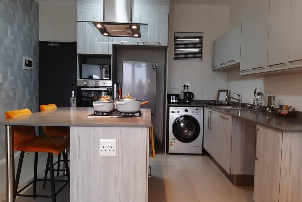Mikeys Place On New: 2Bed2Bath No.1 With Free Wifinetflix Midrand Exterior photo